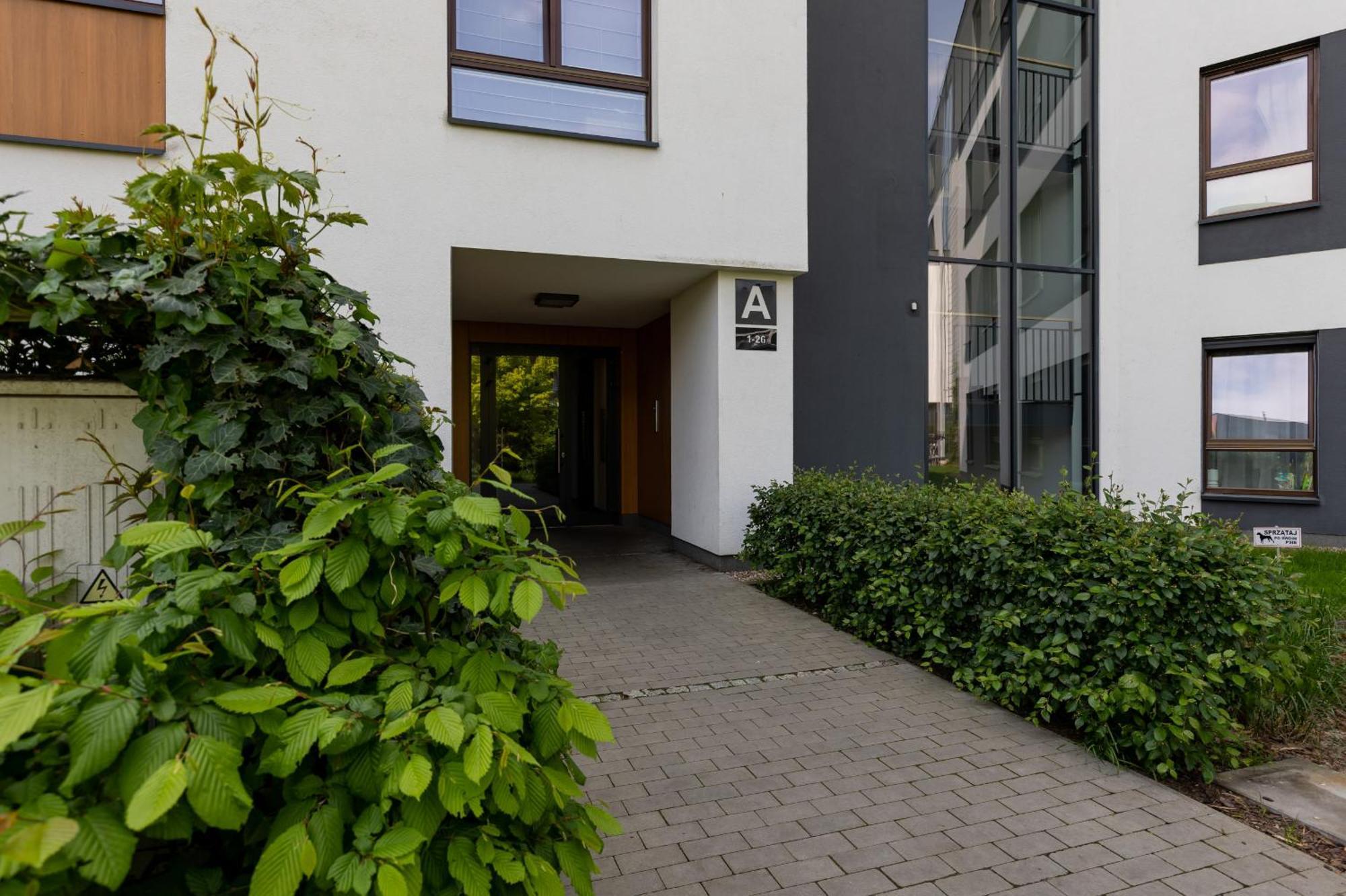 Royal Garden Apartment In Wilanow By Renters Prestige Warsaw Exterior photo